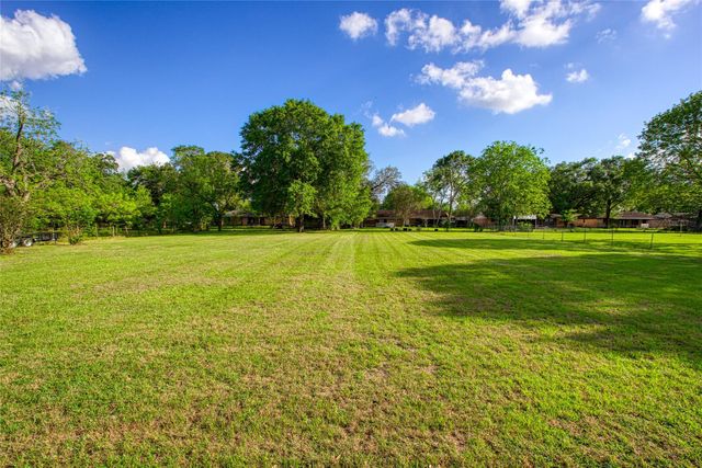 1618 Bernie Avenue, Rosenberg, TX 77471