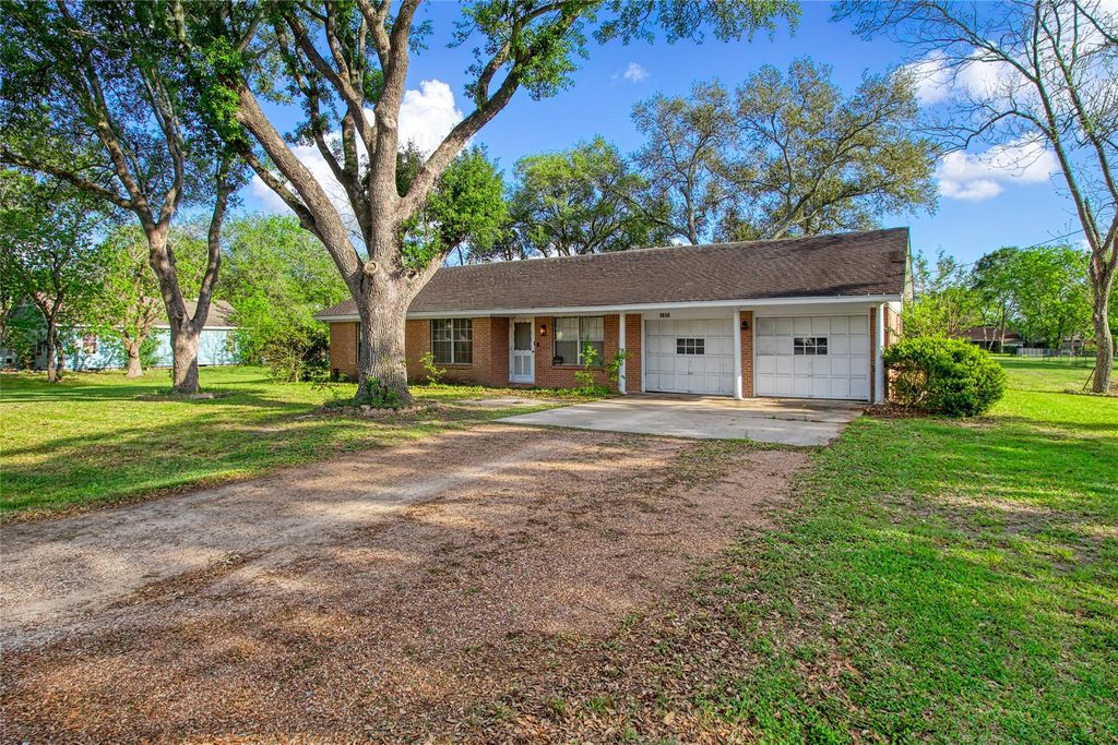 1618 Bernie Avenue, Rosenberg, TX 77471