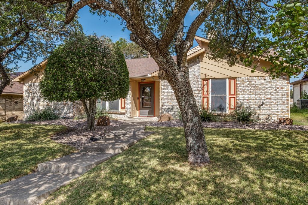 1317 Americana Lane, Mesquite, TX 75150