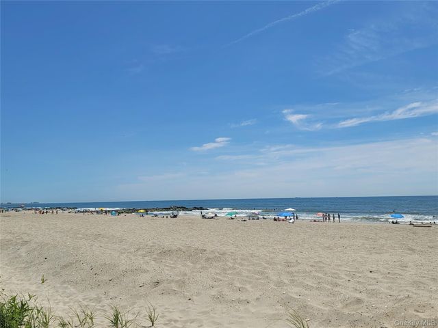 129 Beach 118th Street 5A, Rockaway Park, NY 11694