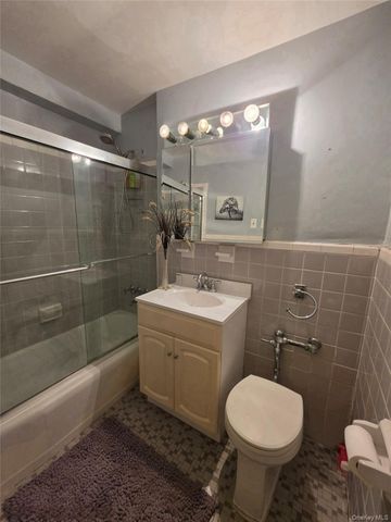 129 Beach 118th Street 5A, Rockaway Park, NY 11694