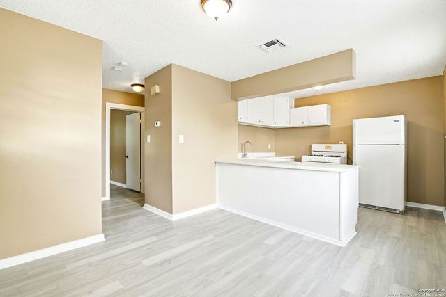 1827 highland, San Antonio, TX 78210