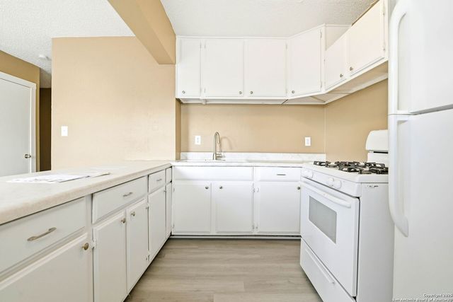 1827 highland, San Antonio, TX 78210