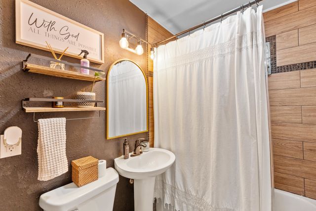 3502 W 15th St N, Wichita, KS 67203