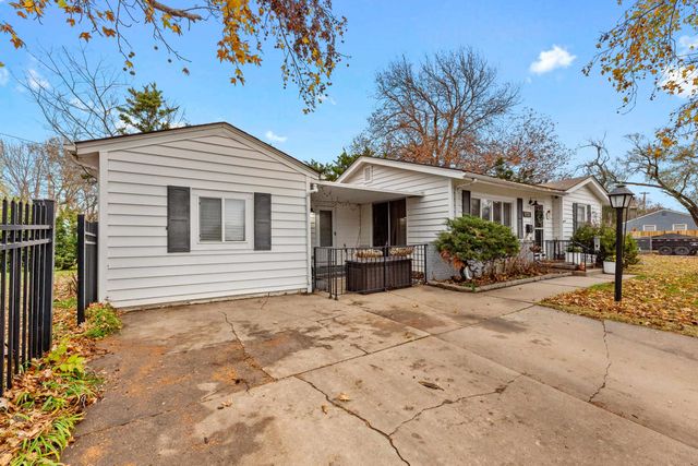 3502 W 15th St N, Wichita, KS 67203