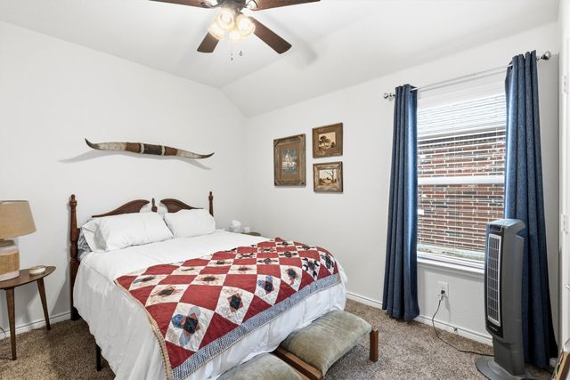 208 Hitching Post Road, Red Oak, TX 75154