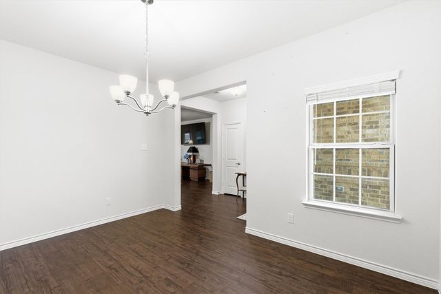 208 Hitching Post Road, Red Oak, TX 75154