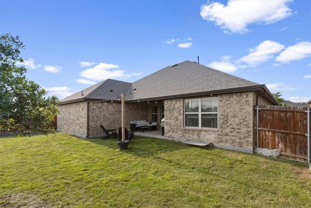 208 Hitching Post Road, Red Oak, TX 75154