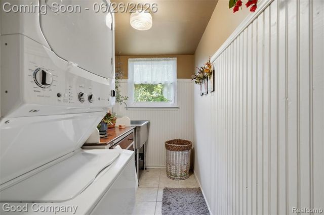 38630 Meeting House Lane, Livonia, MI 48154