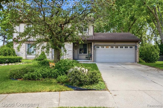 38630 Meeting House Lane, Livonia, MI 48154