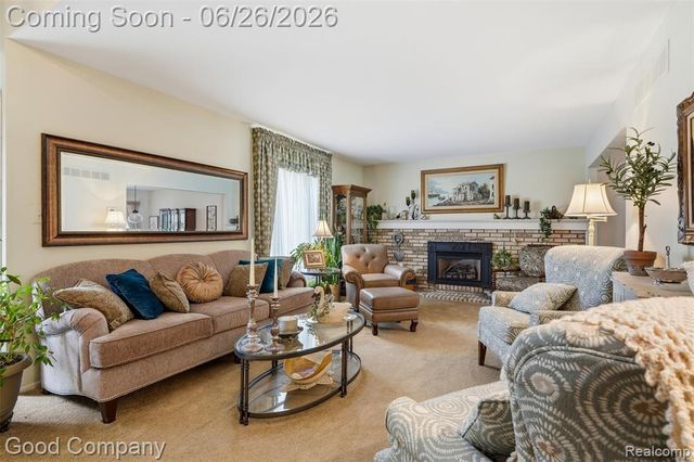 38630 Meeting House Lane, Livonia, MI 48154