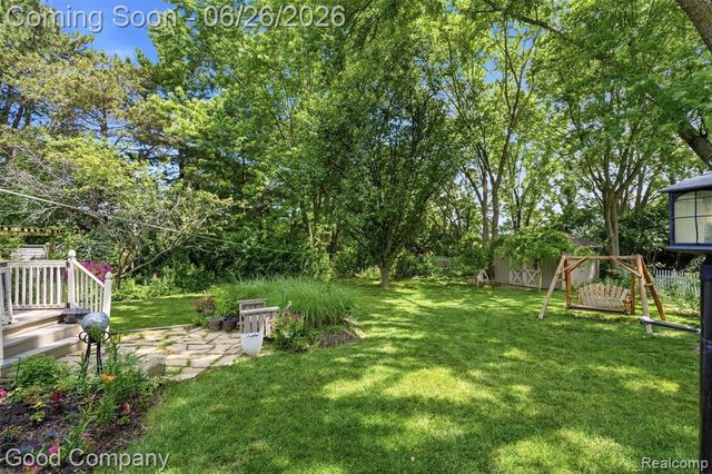 38630 Meeting House Lane, Livonia, MI 48154