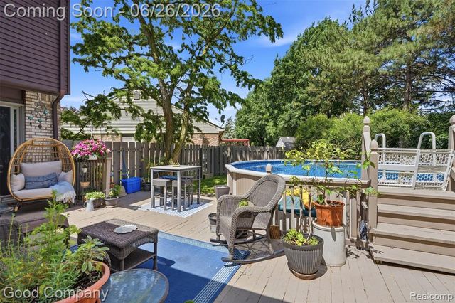38630 Meeting House Lane, Livonia, MI 48154
