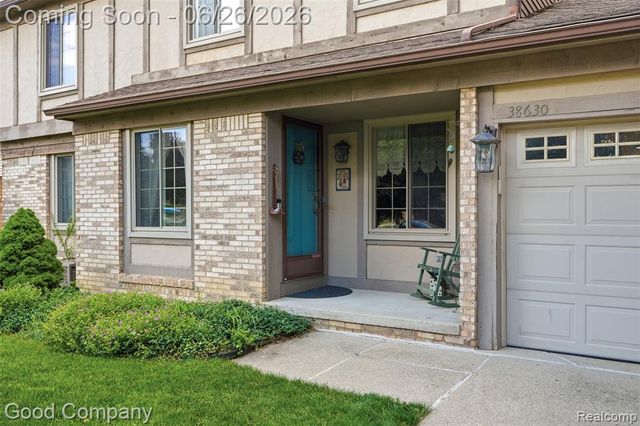 38630 Meeting House Lane, Livonia, MI 48154