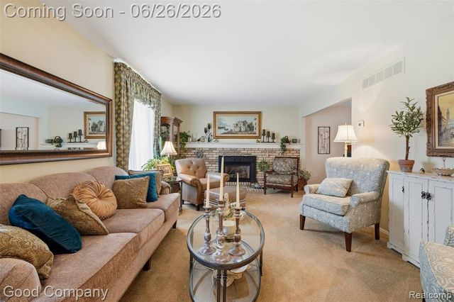 38630 Meeting House Lane, Livonia, MI 48154