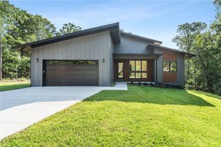 1 Langholm Lane, Bella Vista, AR 72715