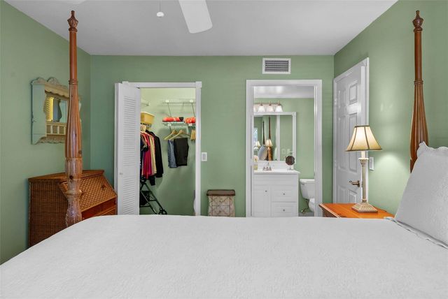 3277 FOX CHASE CIRCLE N 105, Palm Harbor, FL 34683