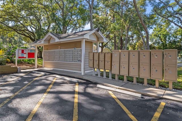 3277 FOX CHASE CIRCLE N 105, Palm Harbor, FL 34683