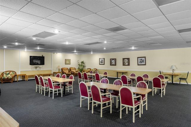 3277 FOX CHASE CIRCLE N 105, Palm Harbor, FL 34683