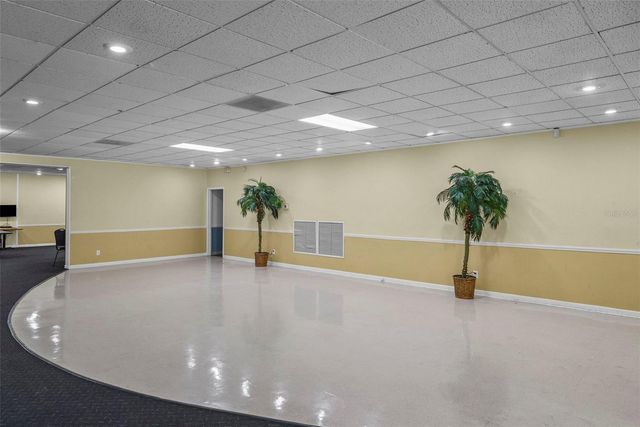 3277 FOX CHASE CIRCLE N 105, Palm Harbor, FL 34683