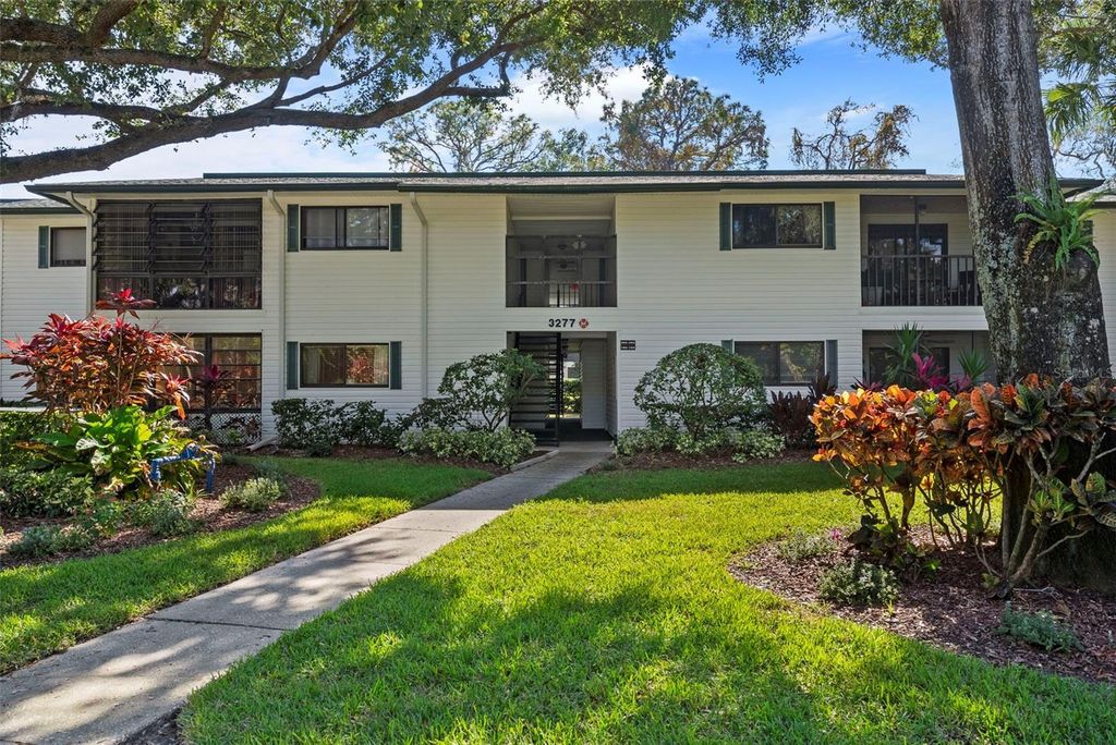 3277 FOX CHASE CIRCLE N 105, Palm Harbor, FL 34683