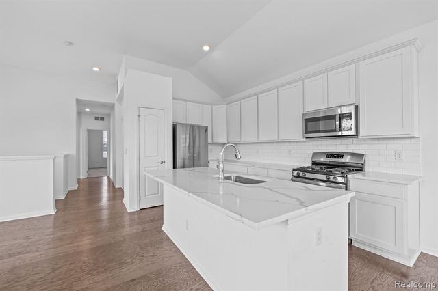 49503 Lantern Way 42, Canton, MI 48188