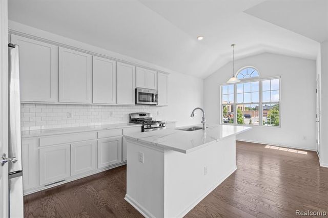 49503 Lantern Way 42, Canton, MI 48188