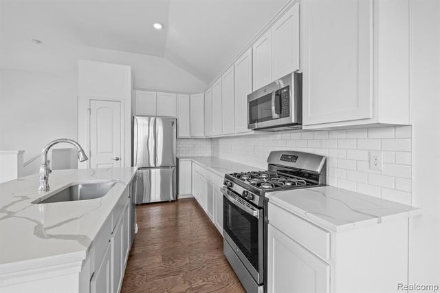 49503 Lantern Way 42, Canton, MI 48188