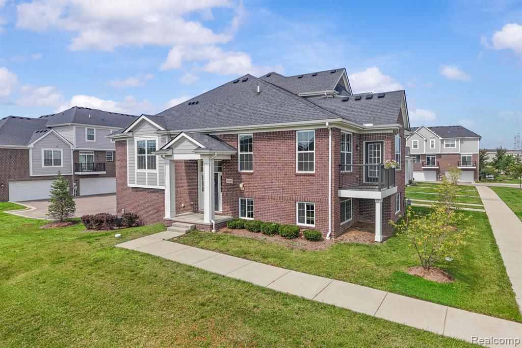 49503 Lantern Way 42, Canton, MI 48188