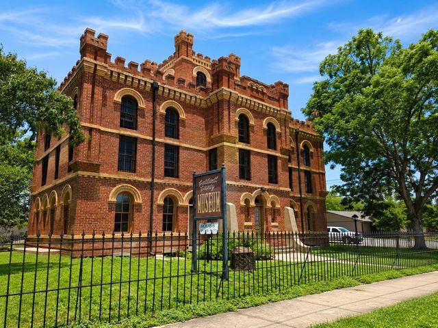 1308 Pendergrass ST, Lockhart, TX 78644