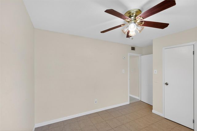 1308 Pendergrass ST, Lockhart, TX 78644