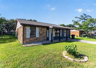 1308 Pendergrass ST, Lockhart, TX 78644