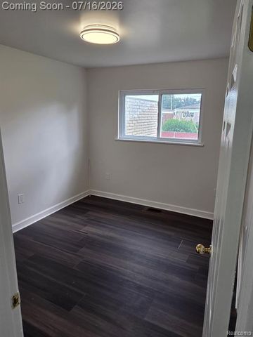 12872 14 Mile Road, Warren, MI 48088