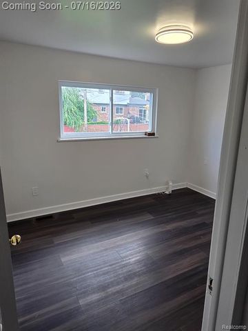 12872 14 Mile Road, Warren, MI 48088