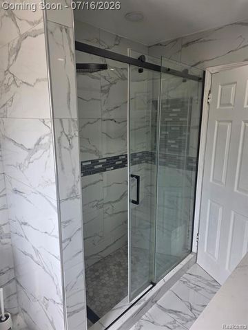 12872 14 Mile Road, Warren, MI 48088