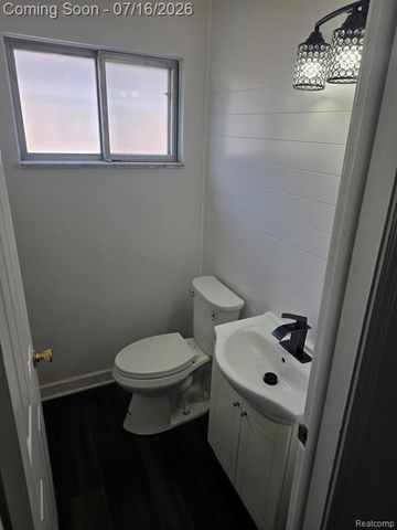 12872 14 Mile Road, Warren, MI 48088
