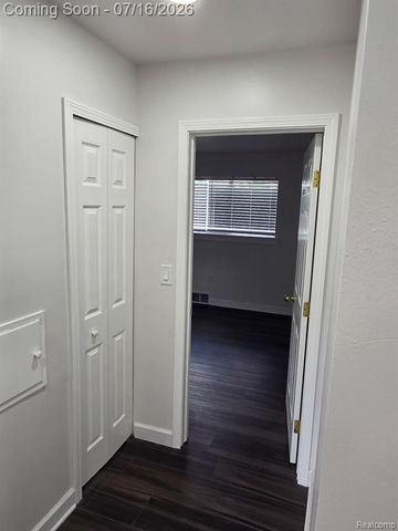 12872 14 Mile Road, Warren, MI 48088