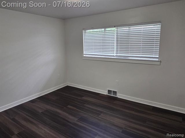 12872 14 Mile Road, Warren, MI 48088
