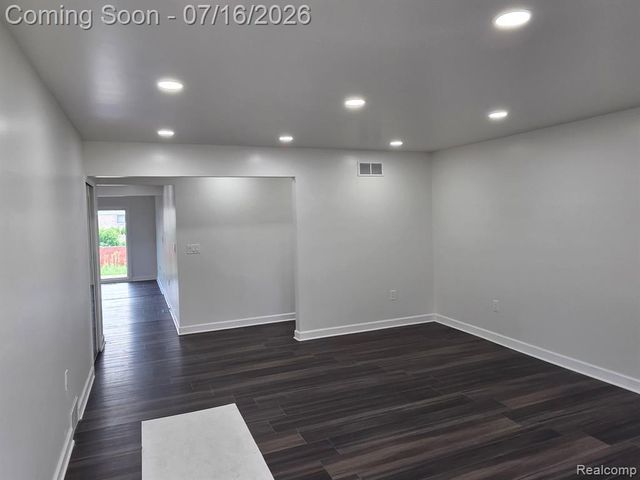 12872 14 Mile Road, Warren, MI 48088