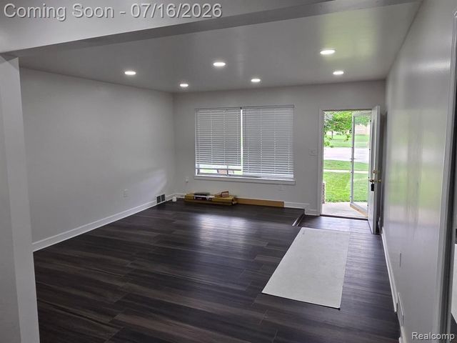 12872 14 Mile Road, Warren, MI 48088
