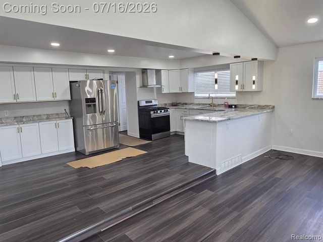 12872 14 Mile Road, Warren, MI 48088