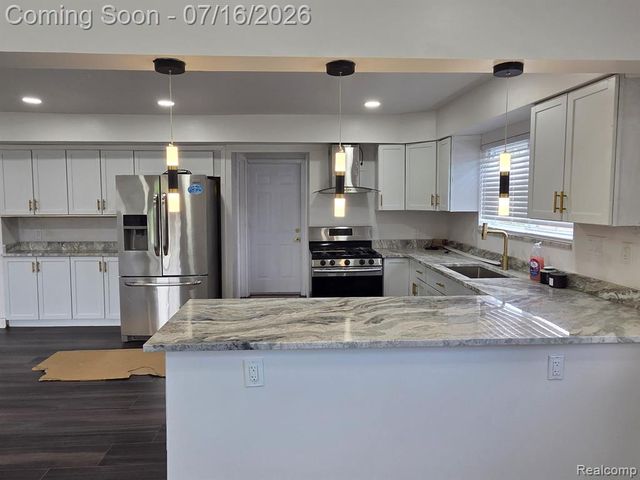 12872 14 Mile Road, Warren, MI 48088
