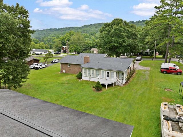 576 Reeceburg Road SE, Silver Creek, GA 30173