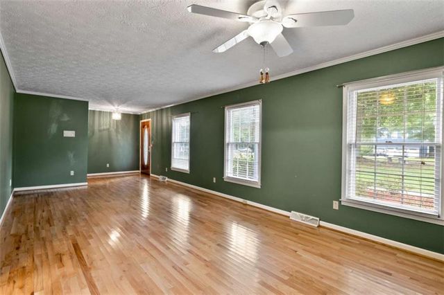 576 Reeceburg Road SE, Silver Creek, GA 30173