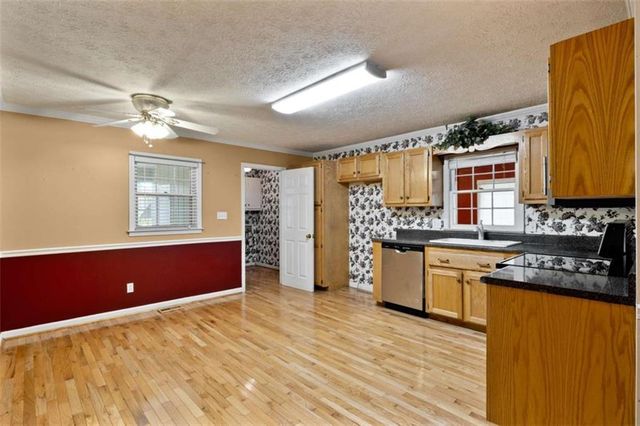 576 Reeceburg Road SE, Silver Creek, GA 30173