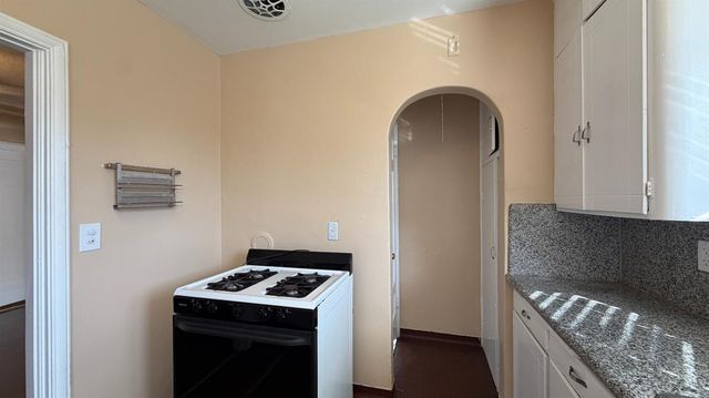 1405 N Vagedes Avenue, Fresno, CA 93728