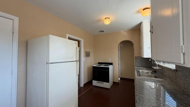 1405 N Vagedes Avenue, Fresno, CA 93728