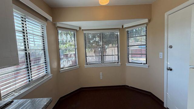 1405 N Vagedes Avenue, Fresno, CA 93728