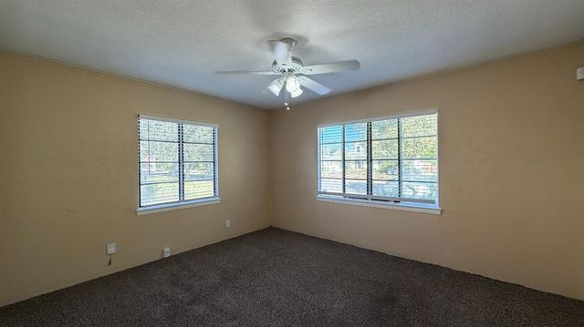 1405 N Vagedes Avenue, Fresno, CA 93728