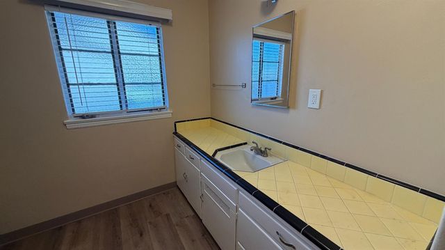 1405 N Vagedes Avenue, Fresno, CA 93728
